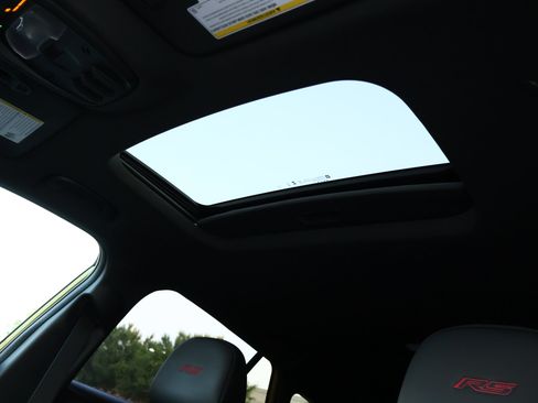 Used 2024 Chevrolet Trax RS w/ Sunroof Package FWD image 19