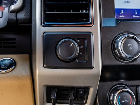 Used 2020 Ford F350 Lariat w/ Lariat Ultimate Package image 24