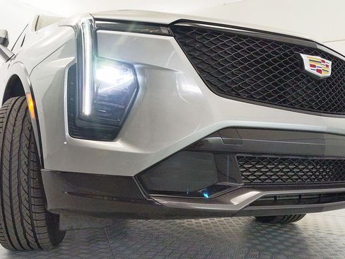 Used 2024 Cadillac XT4 Sport AWD/4WD image 23