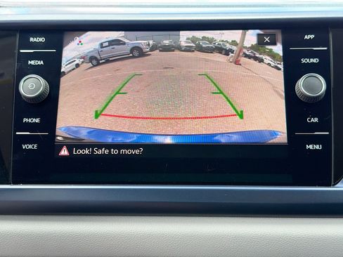 Used 2022 Volkswagen Taos SE FWD image 30