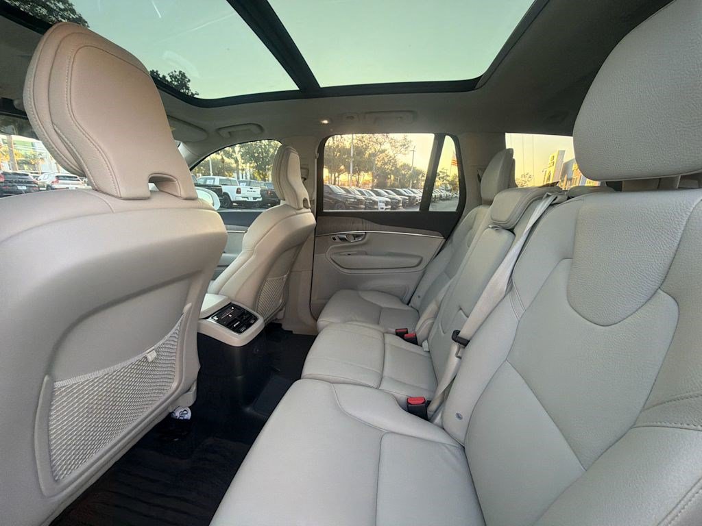 Used 2024 Volvo XC90 T8 Plus w/ Protection Package Premier AWD/4WD image 22