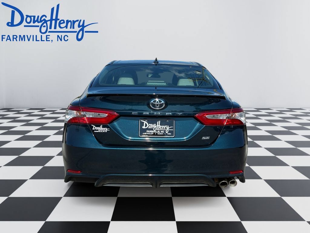 Used 2019 Toyota Camry SE FWD image 4