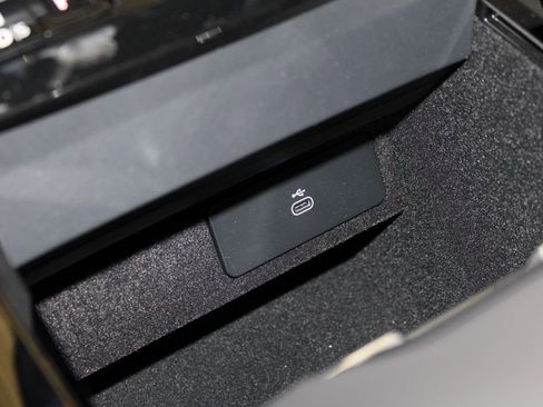 Used 2025 Land Rover Range Rover SE image 46