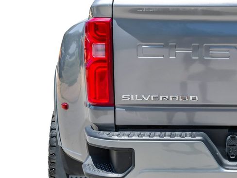 Used 2025 Chevrolet Silverado 3500 LTZ w/ LTZ Convenience Package AWD/4WD image 53