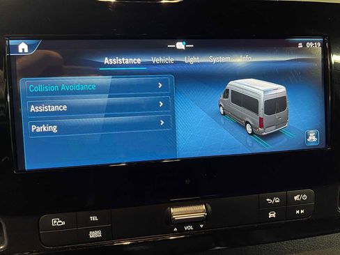 Used 2025 Mercedes-Benz Sprinter 2500 image 32