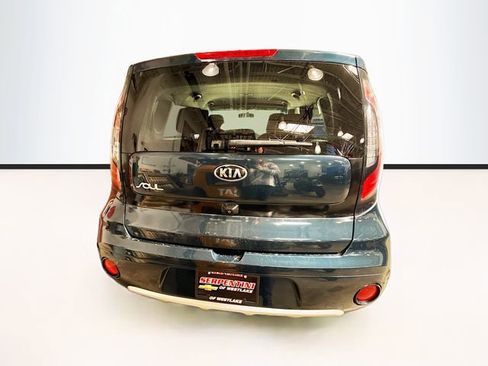 Used 2018 Kia Soul + FWD image 7