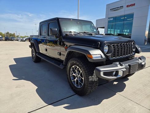 Used 2025 Jeep Gladiator Sport AWD/4WD image 1