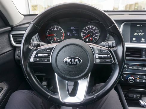 Used 2019 Kia Optima S image 3