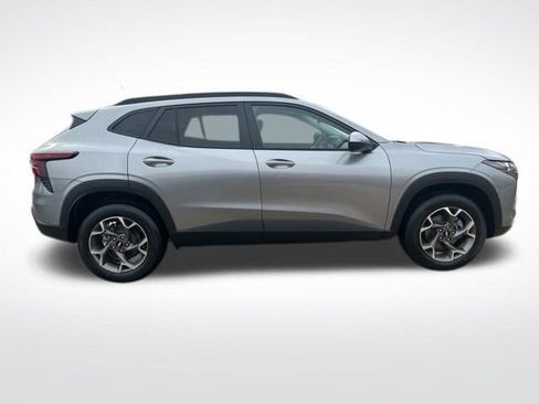 New 2026 Chevrolet Trax LT w/ LT Convenience Package image 6