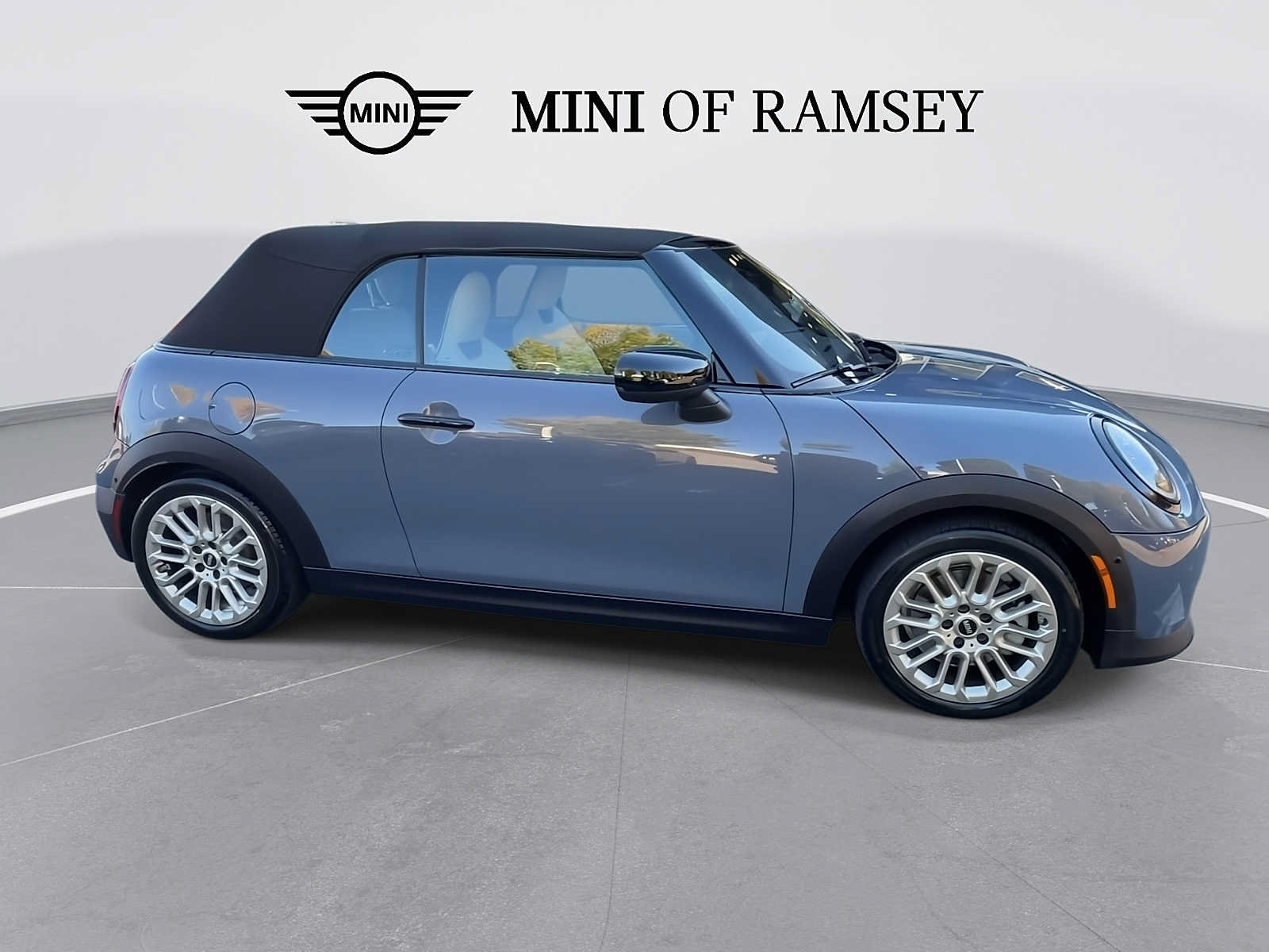 Used 2025 MINI Cooper S FWD image 9