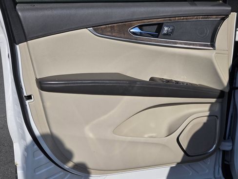 Used 2016 Lincoln MKX Reserve FWD image 20