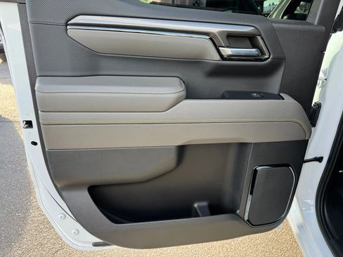 Used 2022 Chevrolet Silverado 1500 ZR2 w/ Technology Package image 15