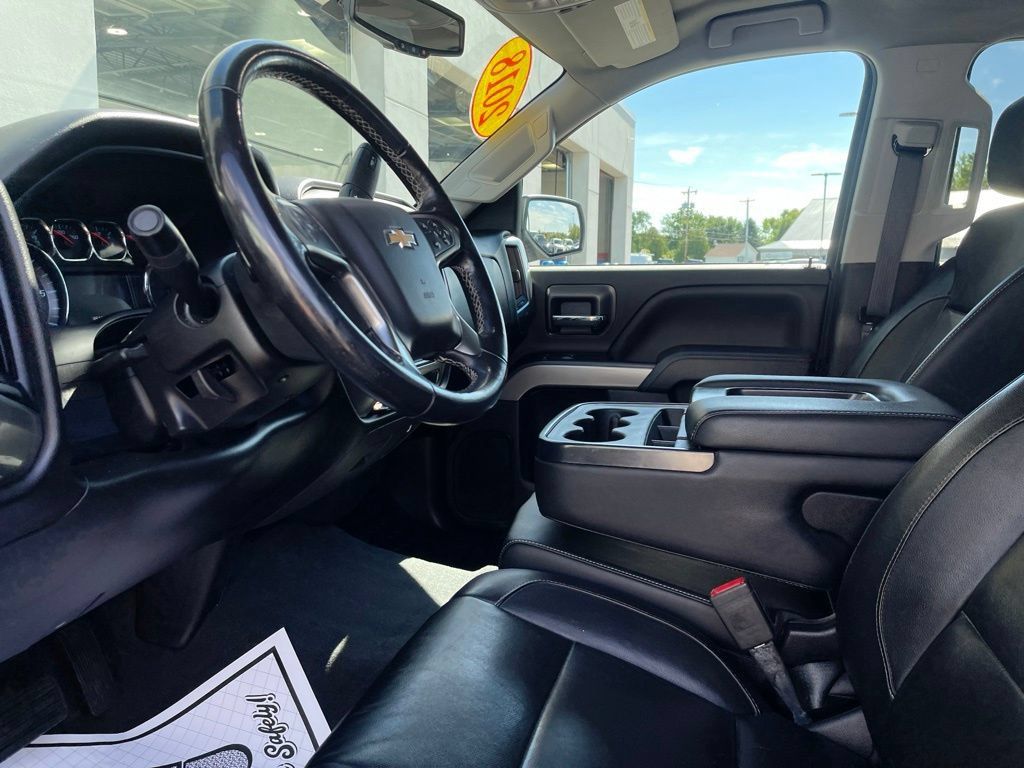 Used 2018 Chevrolet Silverado 1500 LT w/ All Star Edition AWD/4WD image 14