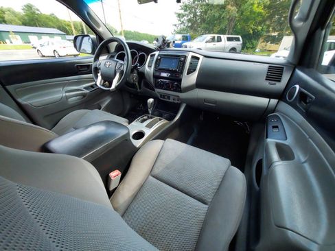 Used 2014 Toyota Tacoma PreRunner w/ TRD Sport Package RWD image 11