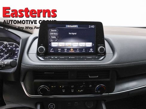 Used 2023 Nissan Rogue S AWD/4WD image 12