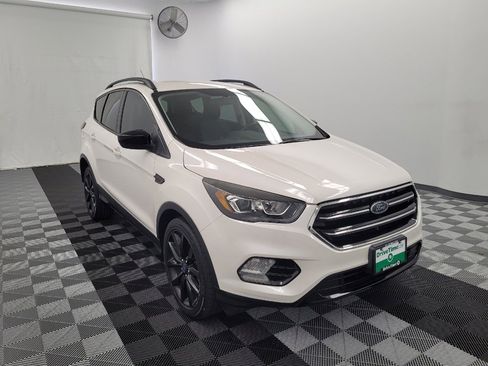 Used 2019 Ford Escape SE FWD image 13