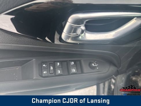 Used 2025 Jeep Compass Trailhawk image 20