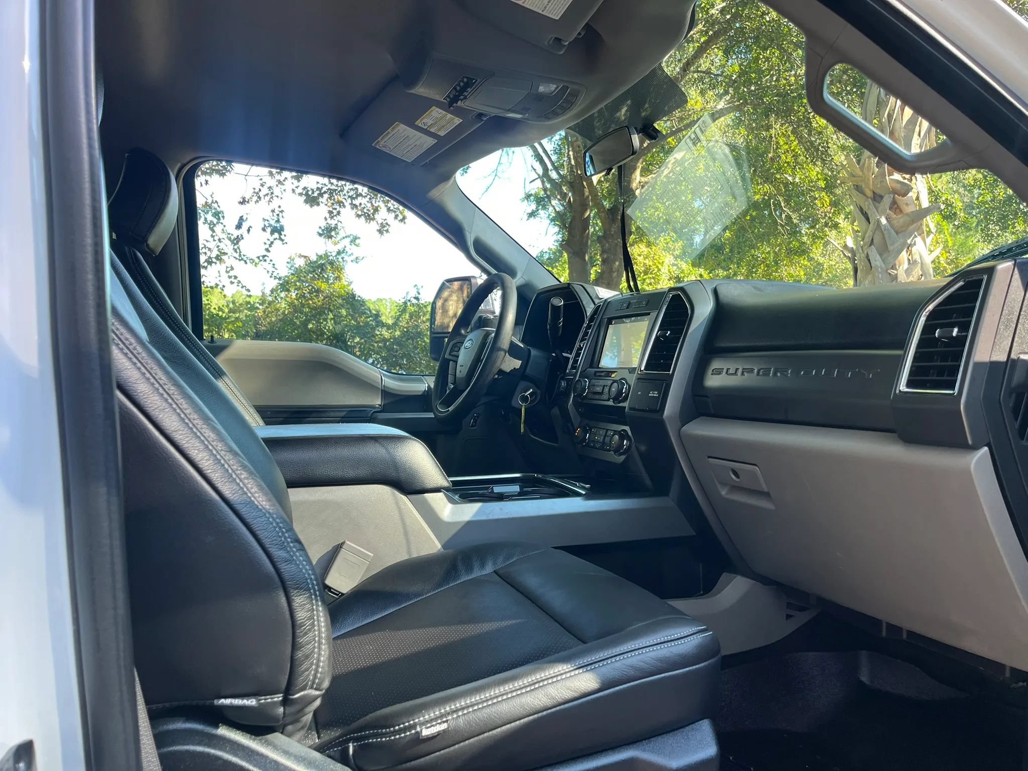 Used 2017 Ford F350 XLT w/ XLT Premium Package AWD/4WD image 17