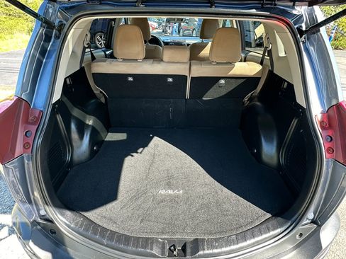 Used 2013 Toyota RAV4 LE FWD image 28