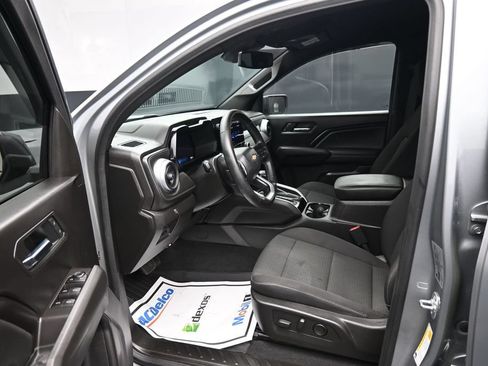 Used 2025 Chevrolet Colorado LT w/ Advanced Trailering Package RWD image 19
