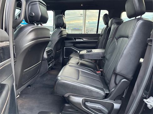 Used 2022 Jeep Wagoneer Series II w/ Premium Group I image 34