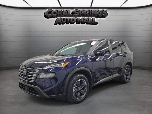 Used 2025 Nissan Rogue SV FWD image 3