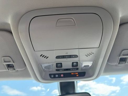 Used 2018 Chevrolet Equinox LT w/ Sun & Infotainment Package AWD/4WD image 29