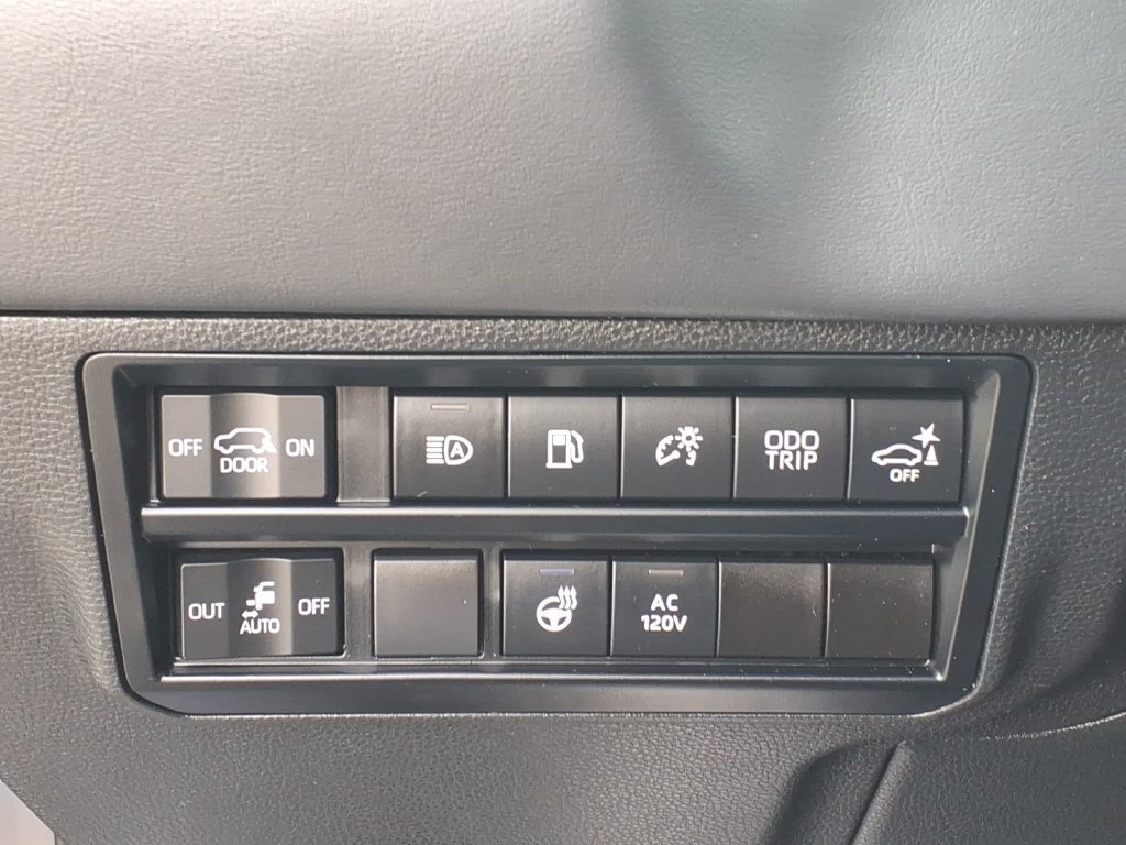 Used 2024 Toyota Sequoia Platinum AWD/4WD image 5