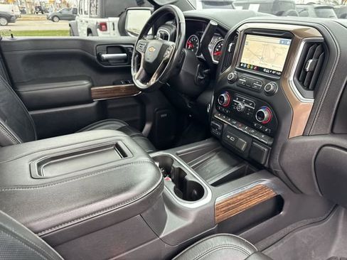 Used 2021 Chevrolet Silverado 1500 High Country w/ Technology Package AWD/4WD image 30