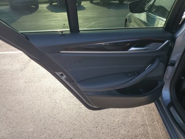 Used 2023 BMW 530e RWD image 14