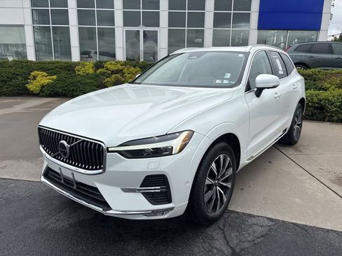 Certified 2023 Volvo XC60 B5 Plus AWD/4WD image 3