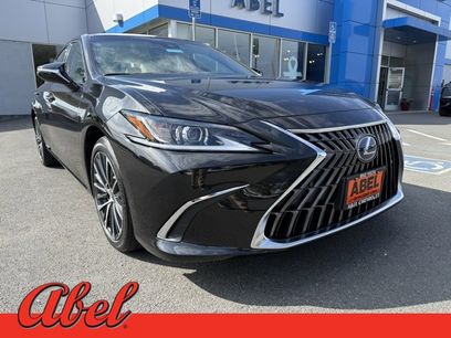 Used 2022 Lexus ES 300h w/ Premium Package