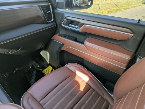 Used 2025 GMC Sierra 2500 Denali Ultimate w/ Max Trailering Package image 14