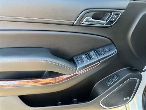 Used 2019 GMC Yukon SLT image 18