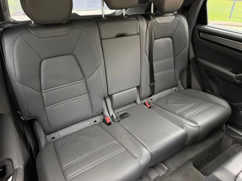 Used 2020 Porsche Cayenne Turbo AWD/4WD image 23