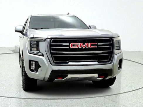 Used 2024 GMC Yukon XL AT4 w/ Technology Package AWD/4WD image 2
