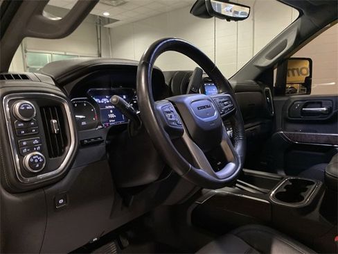 Used 2020 GMC Sierra 2500 Denali w/ Denali Ultimate Package image 11