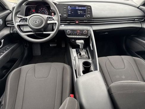 Used 2022 Hyundai Elantra SEL image 4