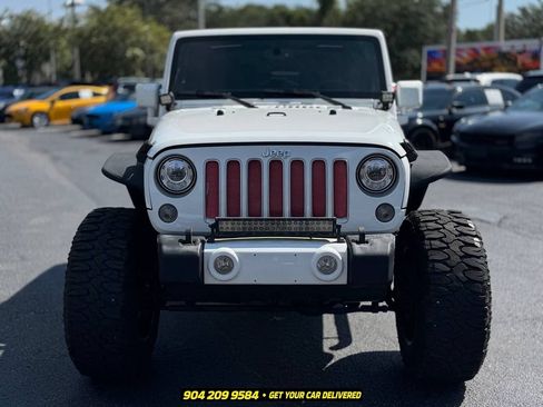 Used 2016 Jeep Wrangler Sahara w/ Connectivity Group AWD/4WD image 9