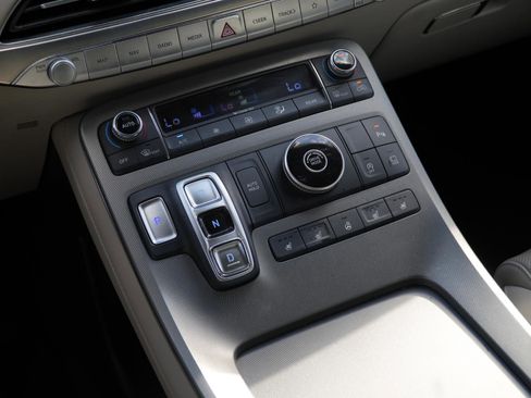 Used 2021 Hyundai Palisade Limited image 23