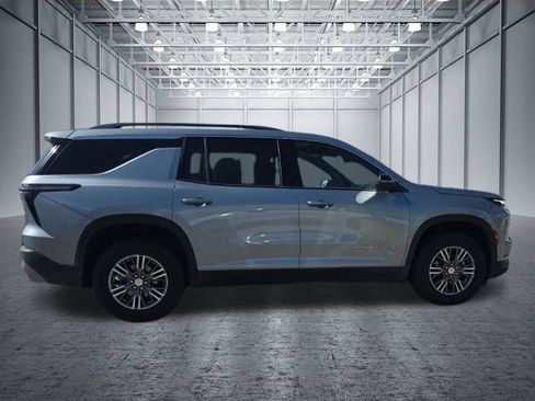 Certified 2026 Chevrolet Traverse LT AWD/4WD image 9