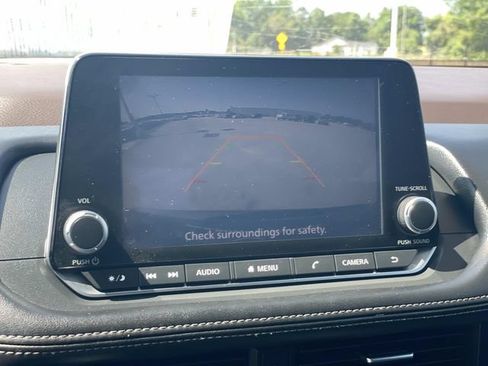 Used 2023 Nissan Rogue S FWD image 24