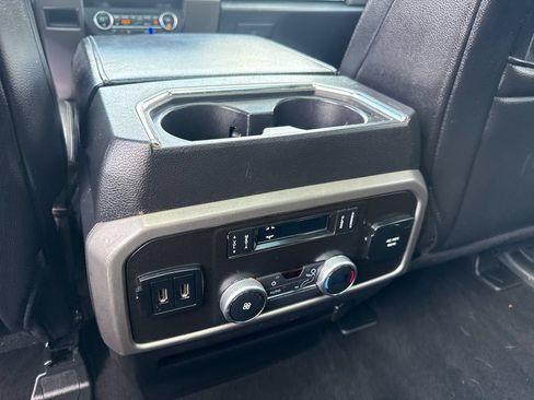 Used 2019 Ford Expedition XLT w/ Equipment Group 202A AWD/4WD image 25