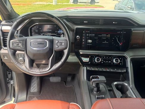 Used 2025 GMC Sierra 1500 Denali Ultimate AWD/4WD image 23