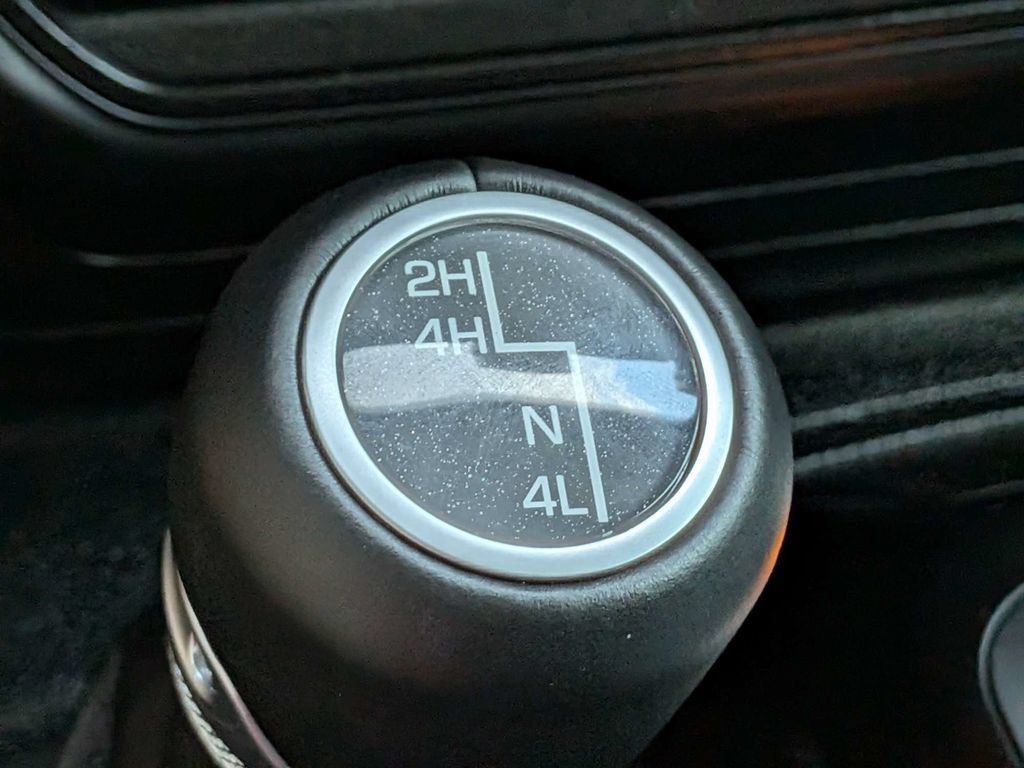 Used 2021 Jeep Gladiator Overland AWD/4WD image 31