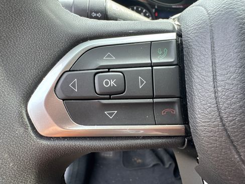Used 2024 Jeep Compass Latitude AWD/4WD image 25