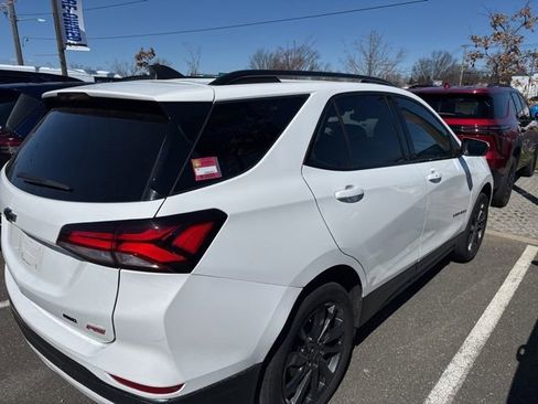 Certified 2022 Chevrolet Equinox RS image 2