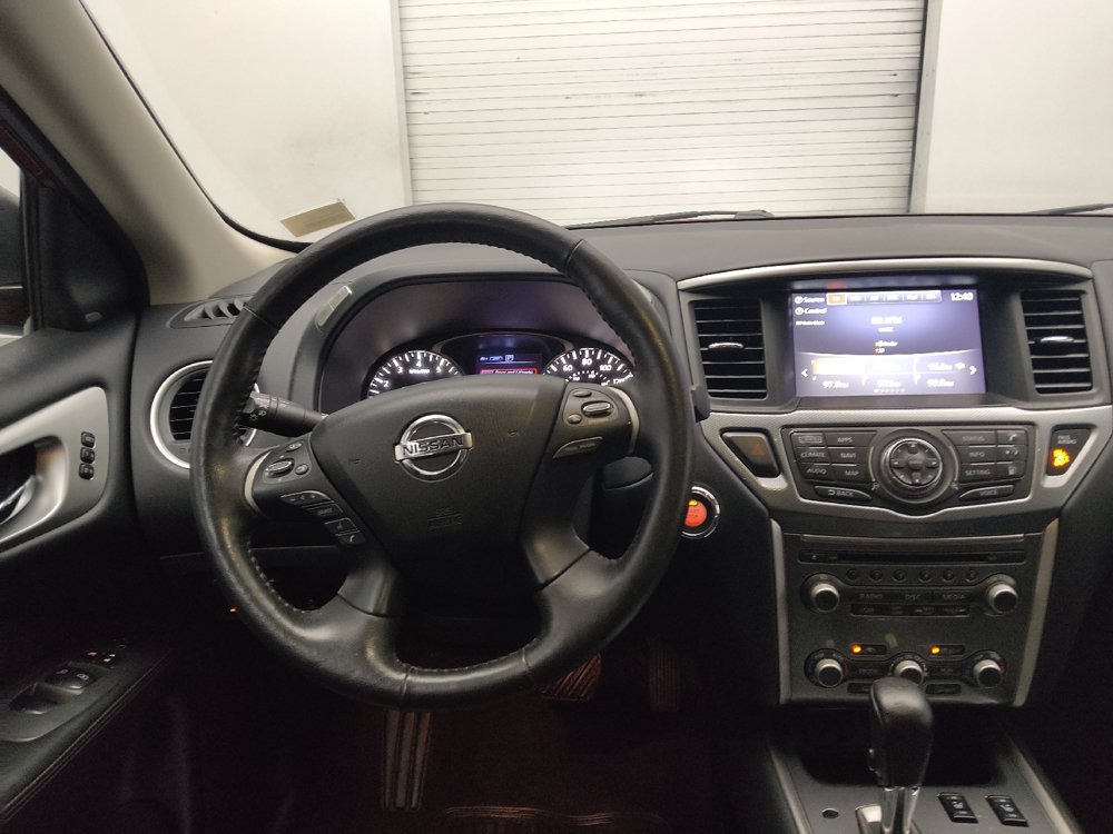 Used 2020 Nissan Pathfinder SL AWD/4WD image 22