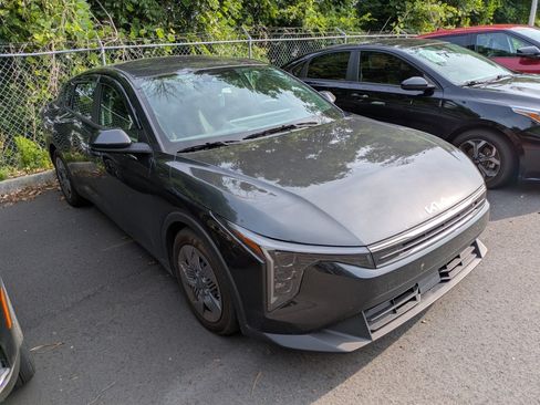 Used 2025 Kia K4 FWD image 1