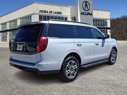 Used 2025 Ford Expedition Active image 6